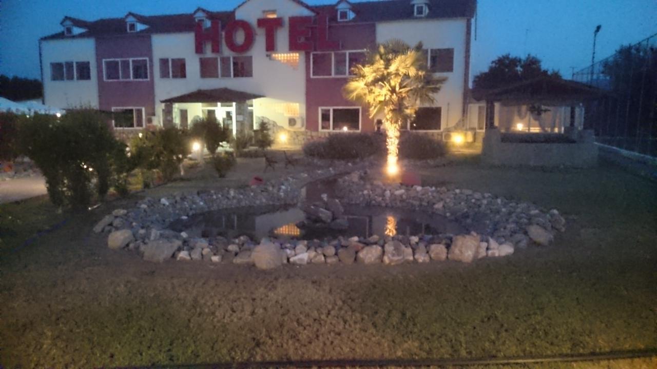 Hotel Konstantina Rodopoli ภายนอก รูปภาพ